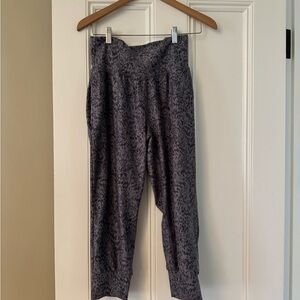 Athleta cropped joggers. Size Small Petite.